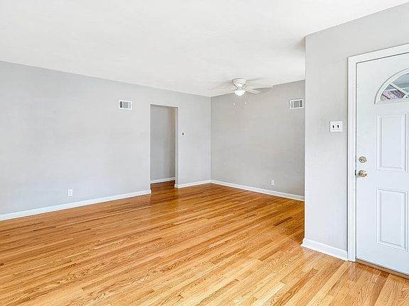 4th image of 8812 Teaberry Ln