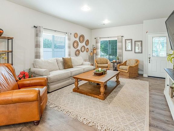 4th image of 64279 Eagle Mountain Ave
