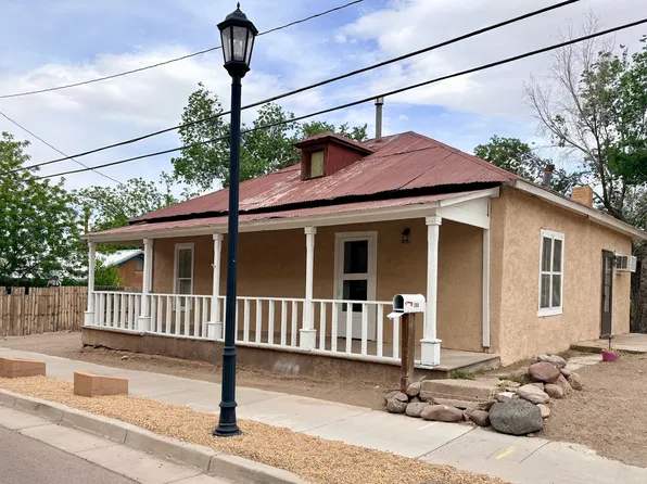 208 Bernard St, Socorro, NM 87801