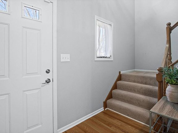 4th image of 7S367 Augusta Ln