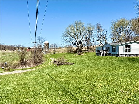 3rd image of 118 Hill Farm Rd