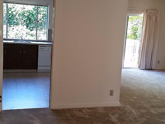 4th image of 2056 Bush St APT 5
