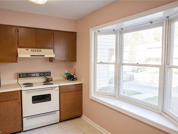 5th image of 307 E Montcastle Dr Unit D