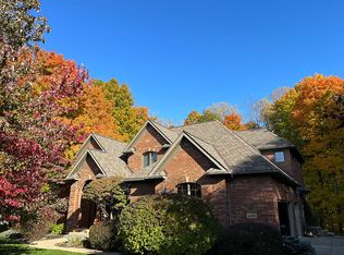 2975 Clear Creek Dr, Cuyahoga Falls, OH 44223