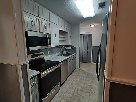 2nd image of 1115 N 8th St