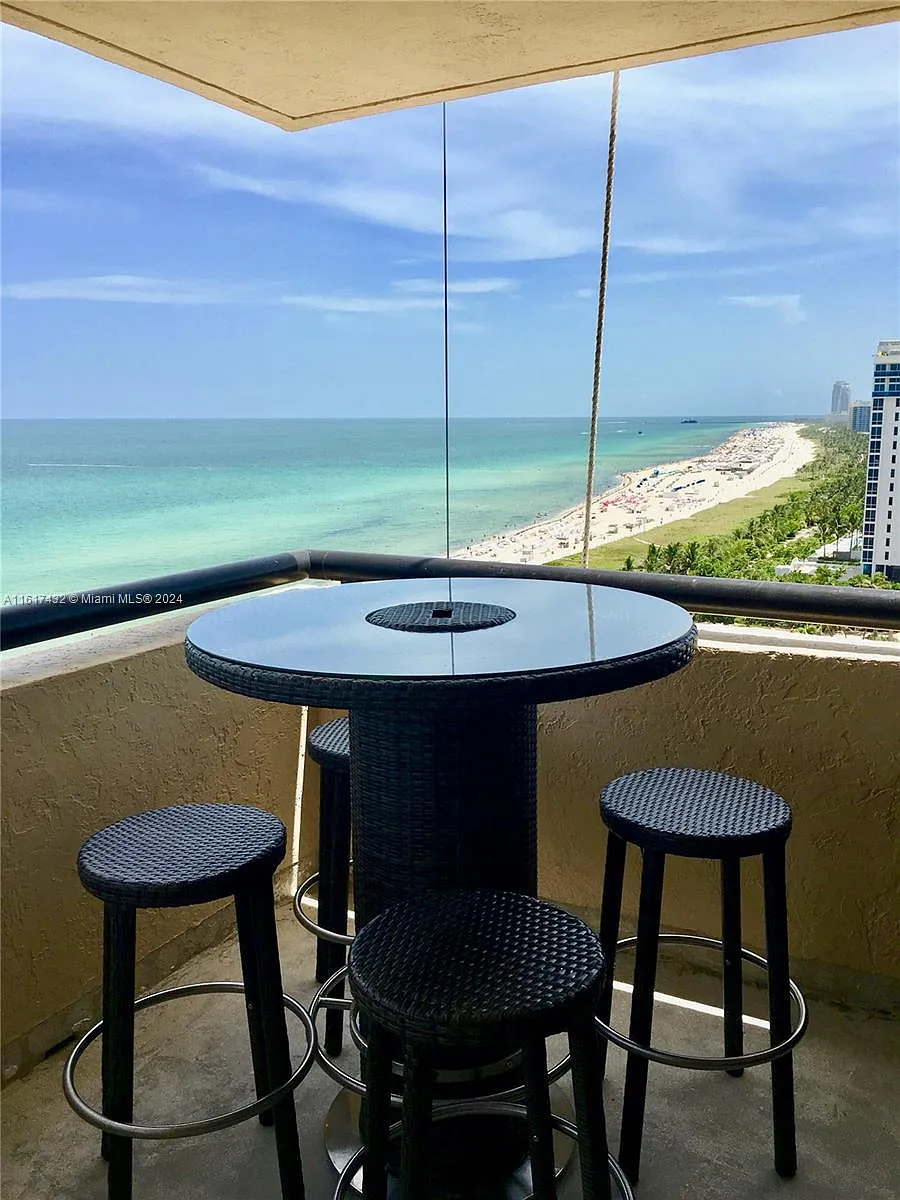 Building Photo - 2555 Collins Ave #1711