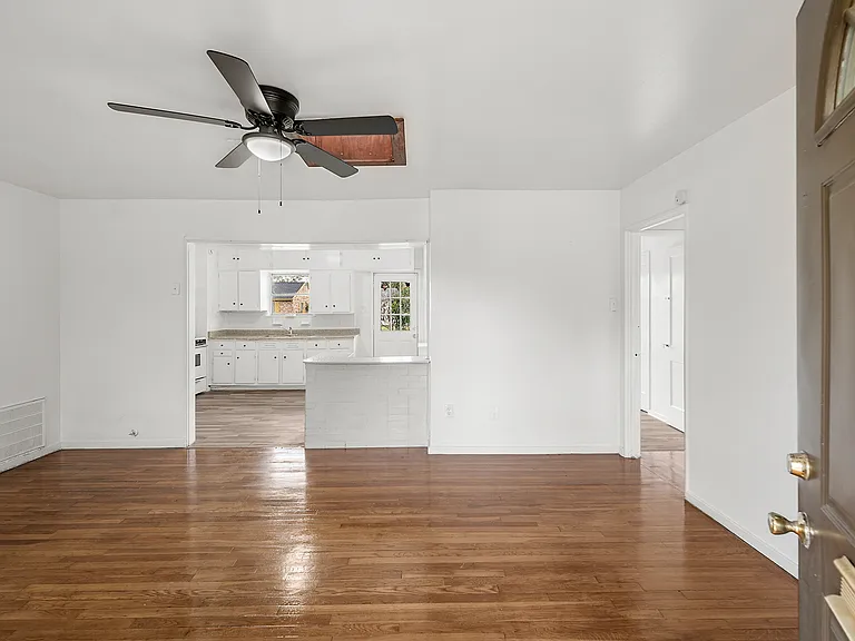 8171 Redfern Dr — Photo 3