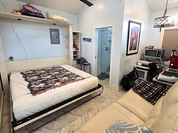 4th image of 737 Lago Way #133