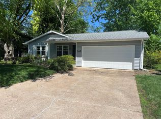 985 University Dr, Edwardsville, IL