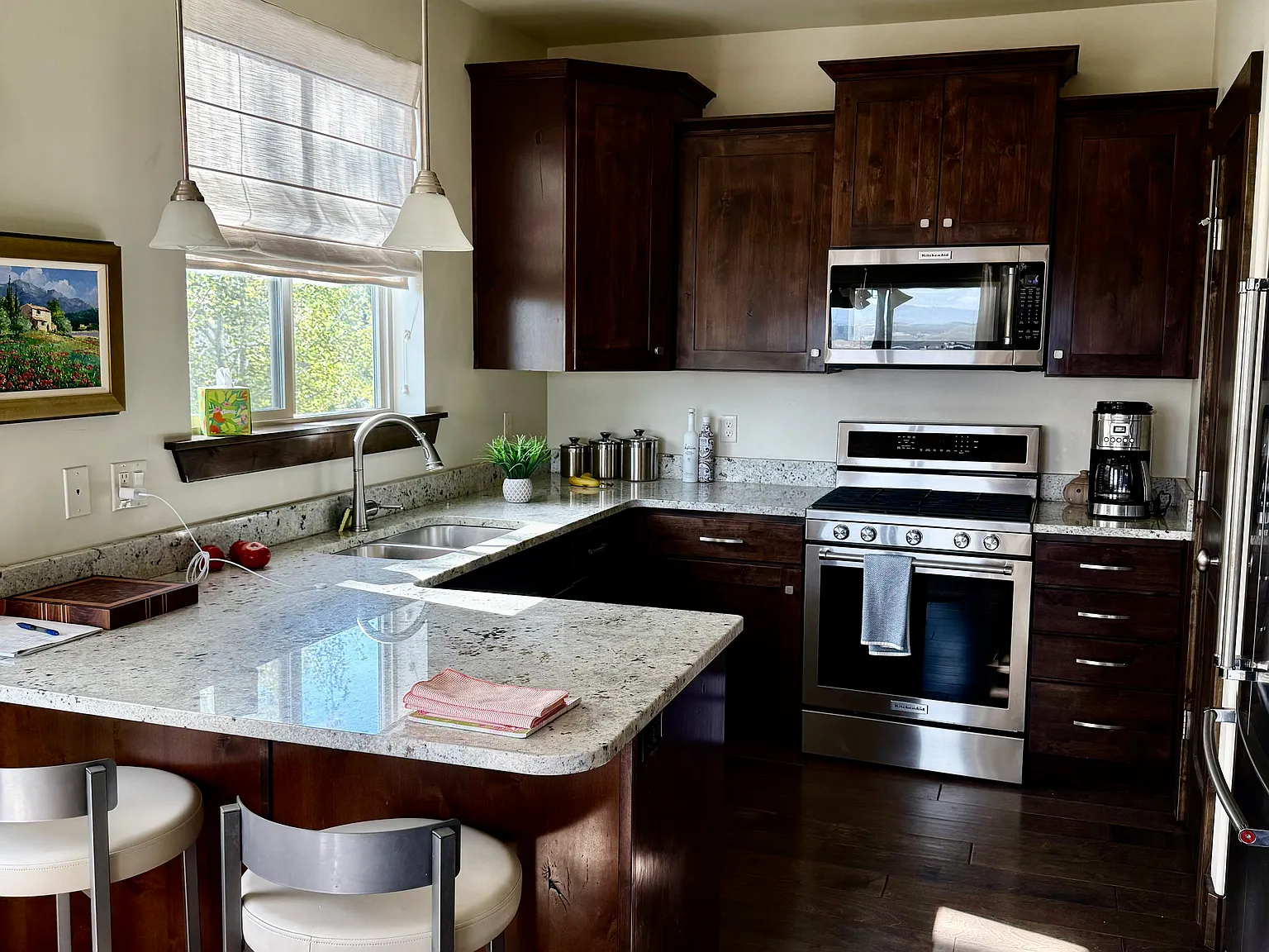 3 bed, 1477 sqft, $3,500 — Photo 2