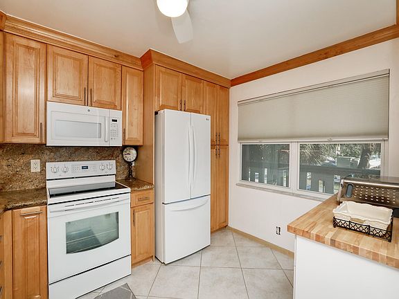 4th image of 3203 Portofino Pt #H2