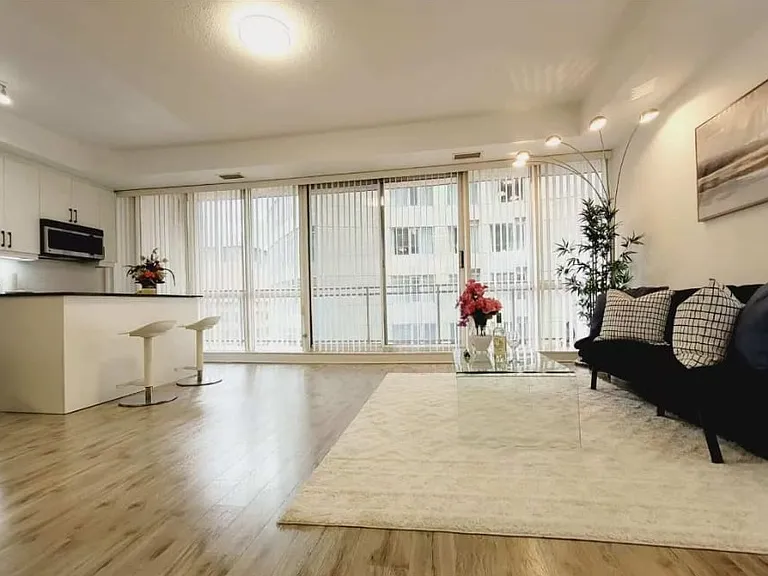 220 Victoria St #1305 — Photo 13