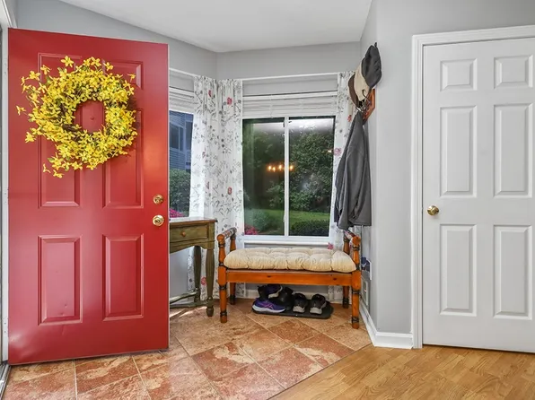 750 Whittenton St APT 1012, Taunton, MA 02780