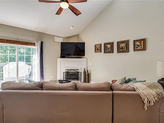 5th image of 19 Wincanton Ln