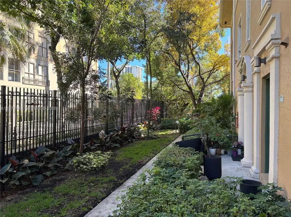 2981 NE 185th St APT 1802, Aventura, FL 33180