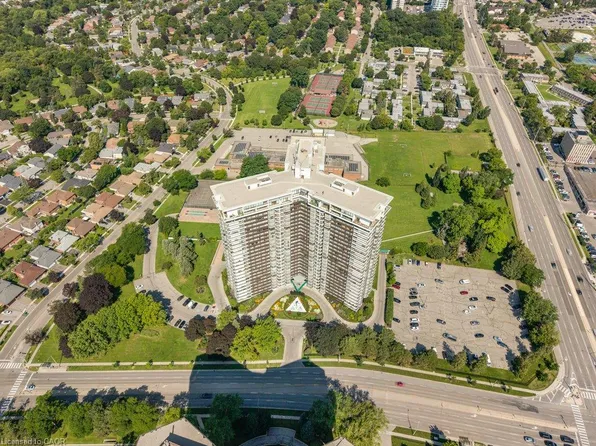 1333 Bloor St #718, Mississauga, ON L4Y 3T6
