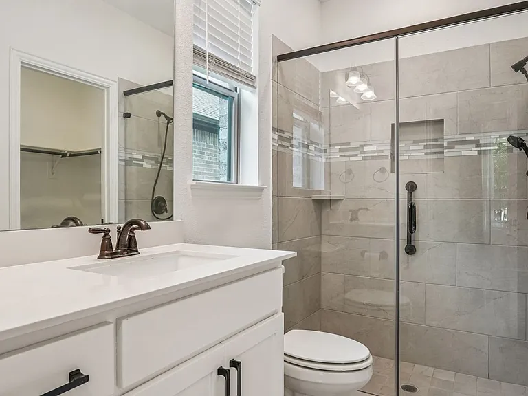329 Magnolia St — Photo 44
