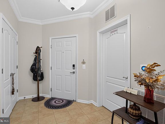 2nd image of 1411 Wigeon Way Unit 304