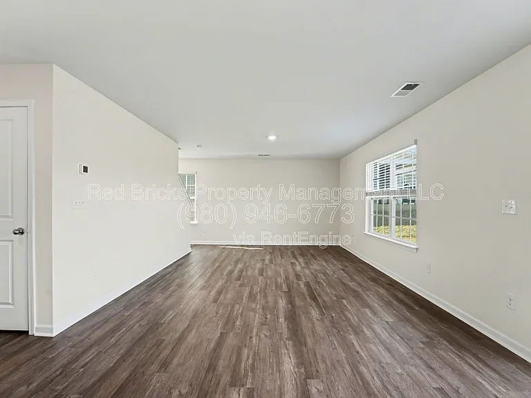 7847 Whispering Stream Dr — Photo 10
