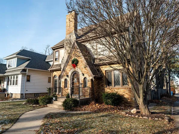 3520 West Sunbury COURT, Milwaukee, WI 53215