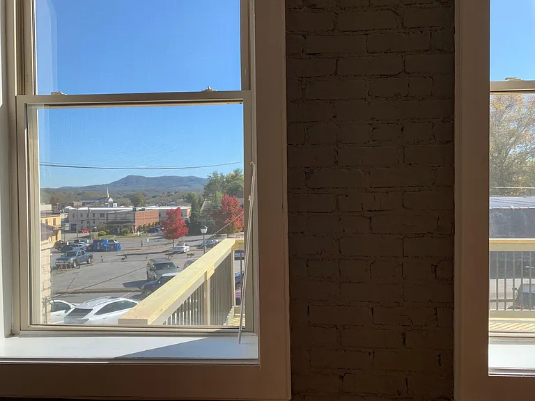 135 W Union St — Photo 26