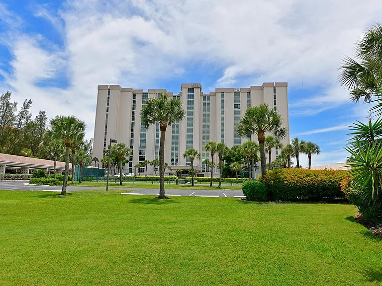 2425 Gulf Of Mexico Dr #7F — Photo 47