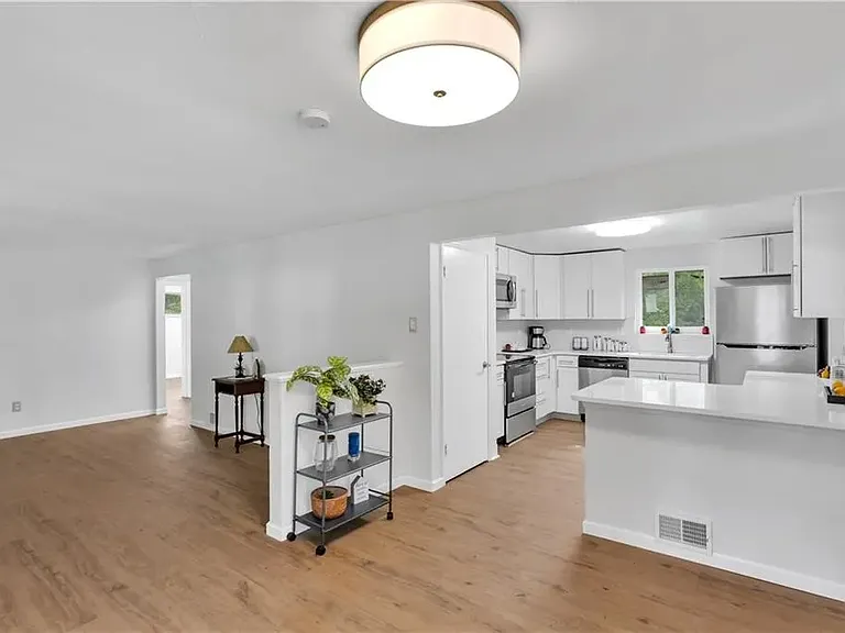 9830 Don Dr — Photo 6