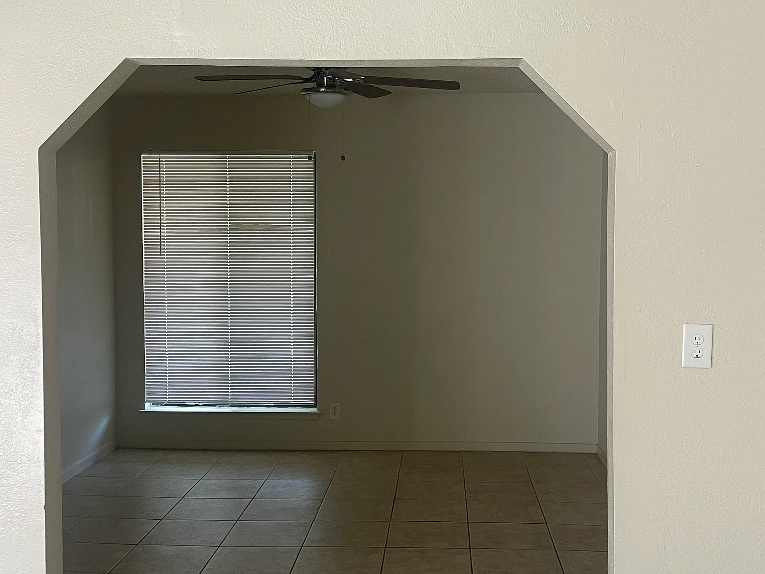 3 bed, 1752 sqft, $2,300 — Photo 4