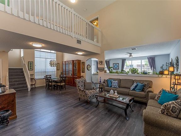 3rd image of 7525 W Colony Palm Drive