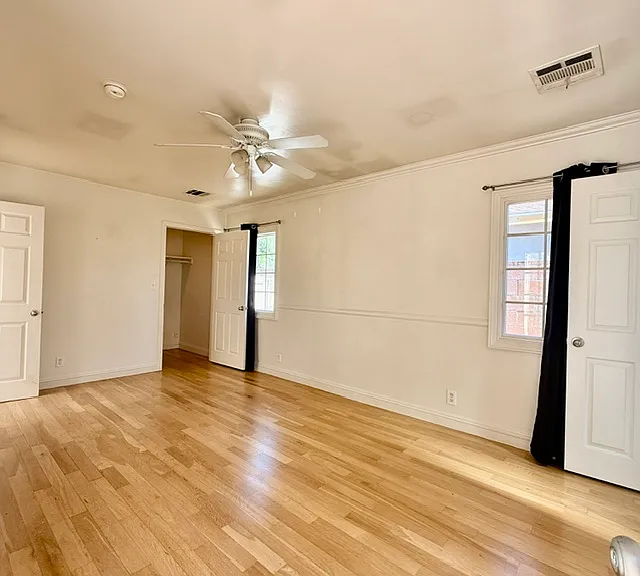 7454 Darby Ave — Photo 5
