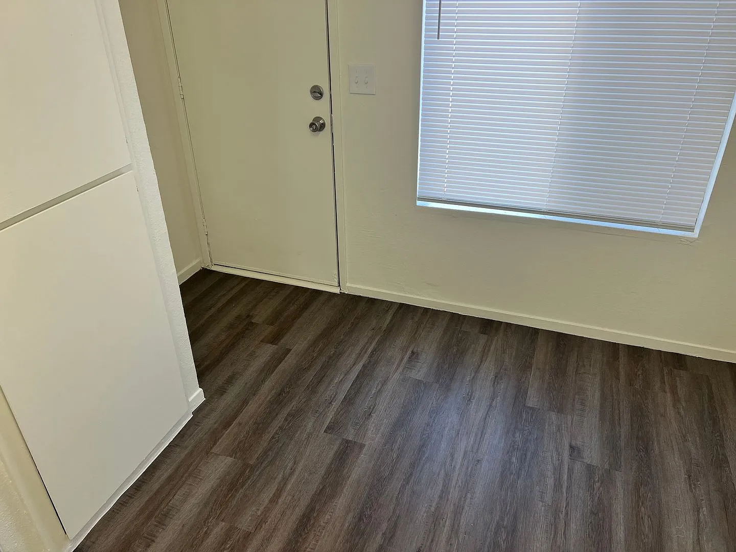 4418 White Lane — Photo 3