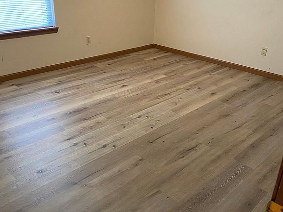 5th image of 1923 Claybrook Dr