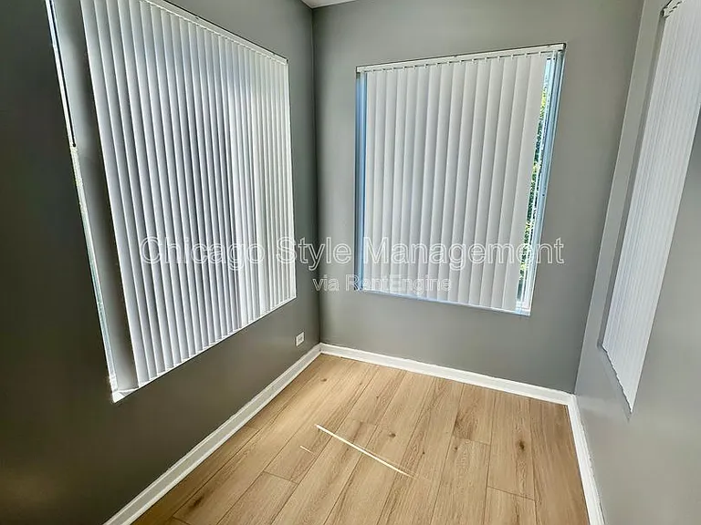 3302 W Fulton Blvd #3 — Photo 3