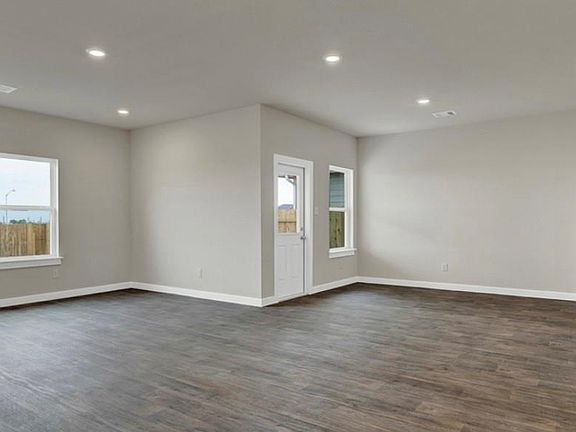 5th image of 629 Jane Long Dr