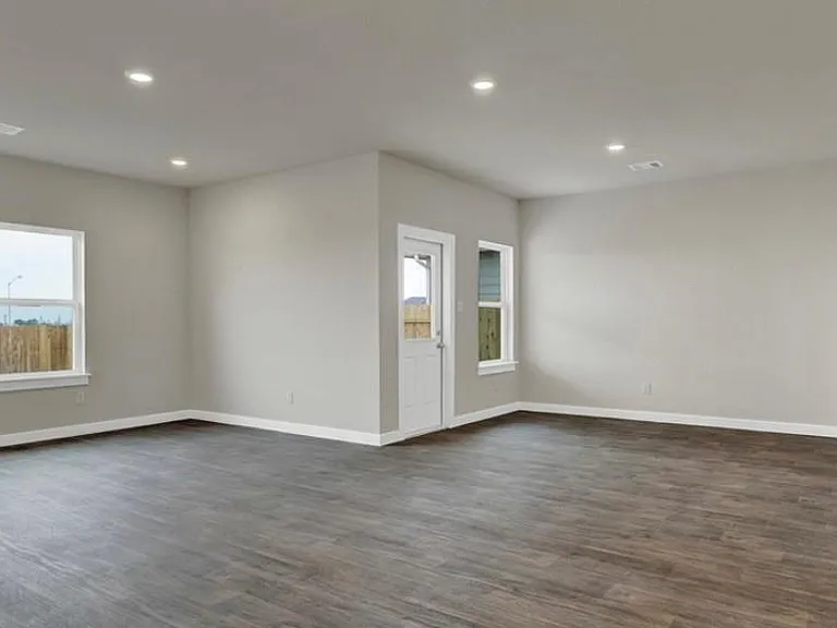 629 Jane Long Dr — Photo 3