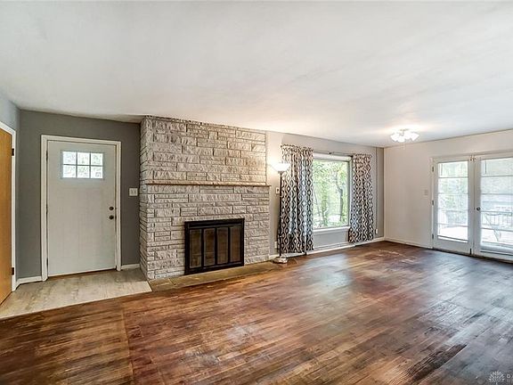 5th image of 7484 Greenbank Ct
