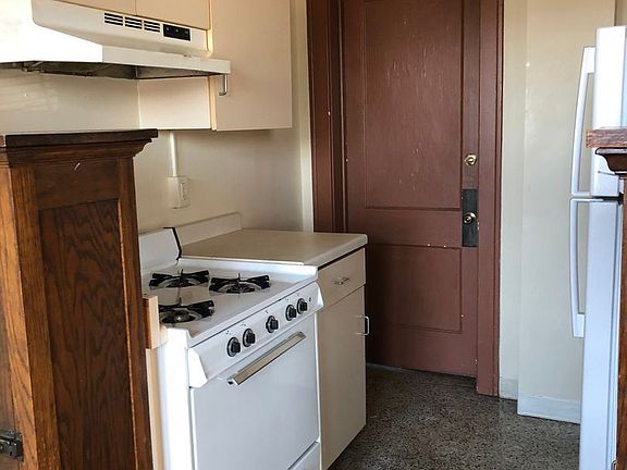 4th image of 130 Forest Ave #10