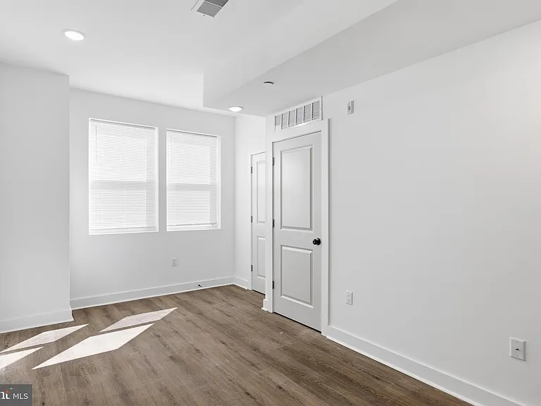 2146 N Franklin St #2 — Photo 6