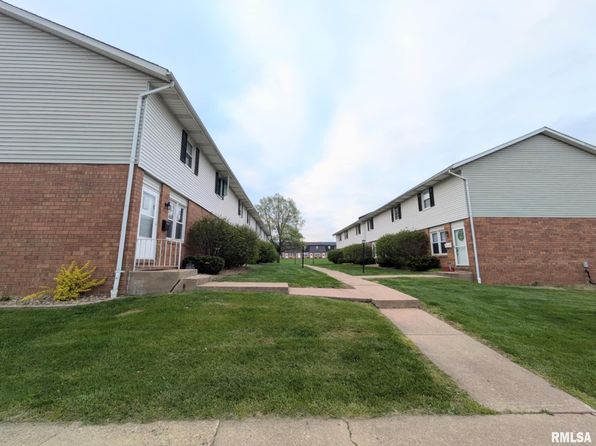 1914 Canterbury Dr APT D, Washington, IL 61571