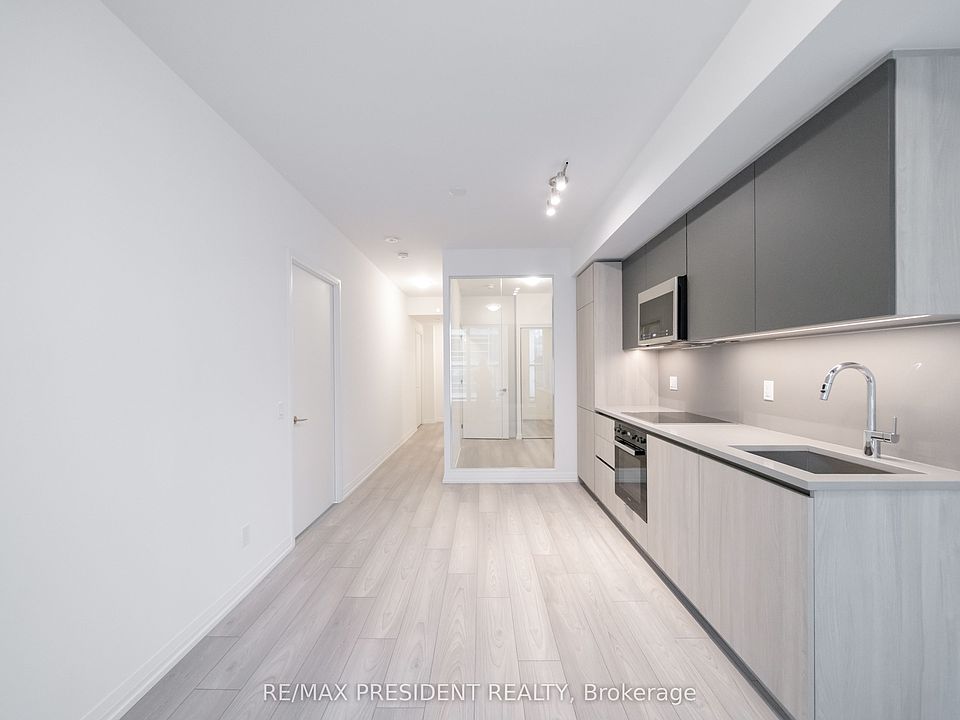 1st image of 400 King St W #511