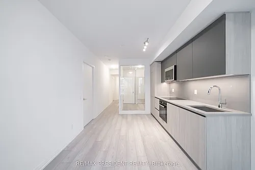 400 King St W #511 Photo 1