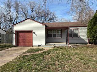 2804 E Clover Ln, Wichita, KS 67216