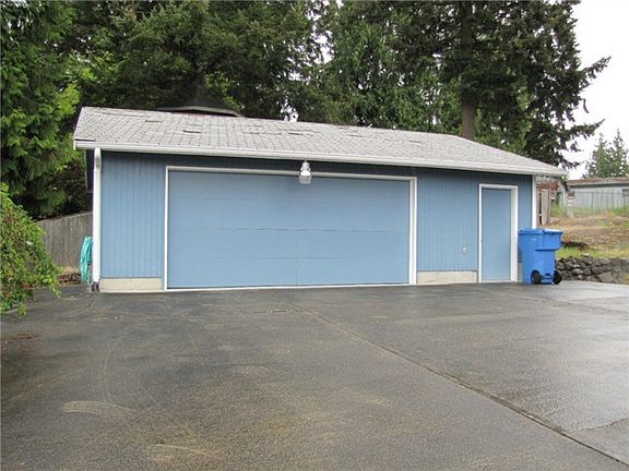 2nd image of 6008 205th Ave E