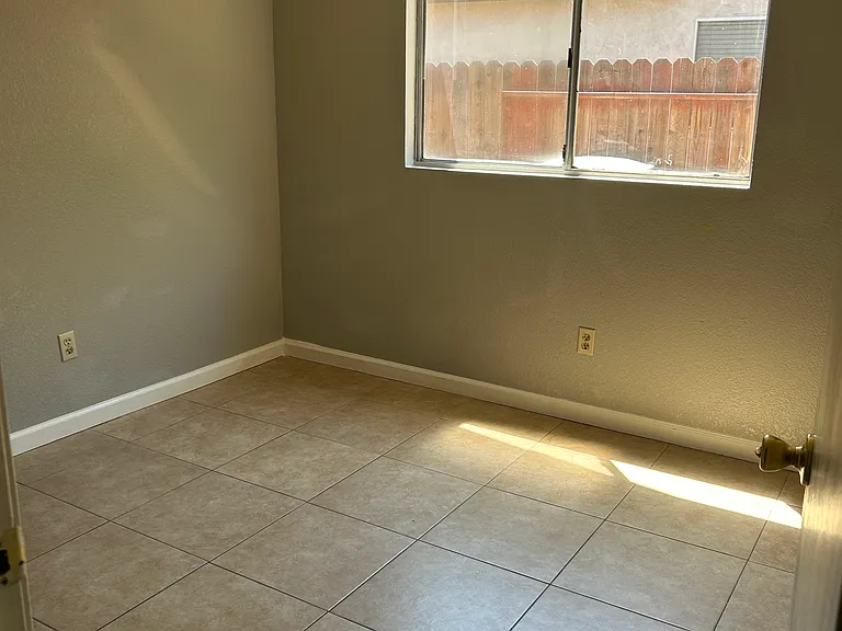 661 Waddell Way — Photo 14