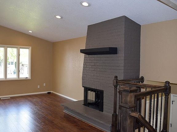 5th image of 2301 Lampman Dr