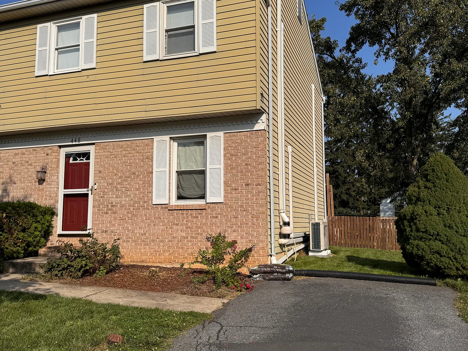 3 bed, 1160 sqft, $1,800 — Photo 1