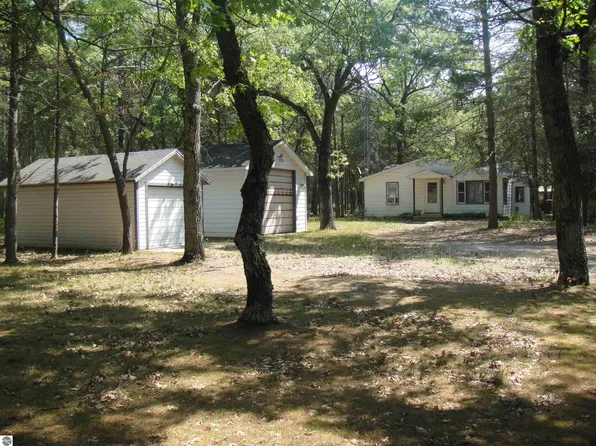 7070 Loud Dr, Oscoda, MI 48750