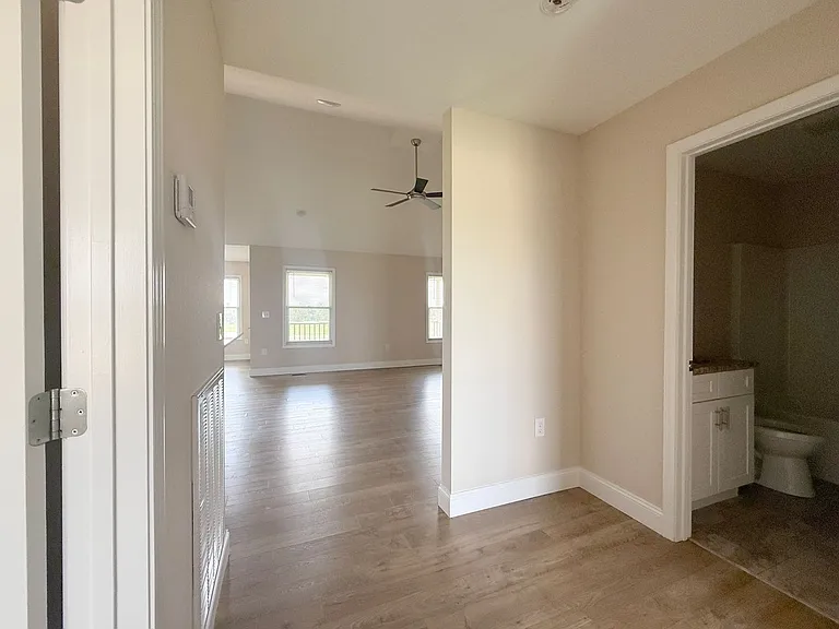 2731 Cook Rd — Photo 2