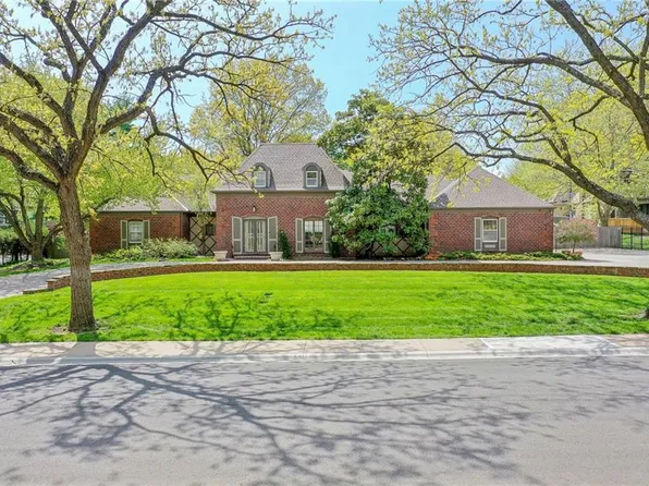 2011 W 69th Ter, Mission Hills, KS 66208