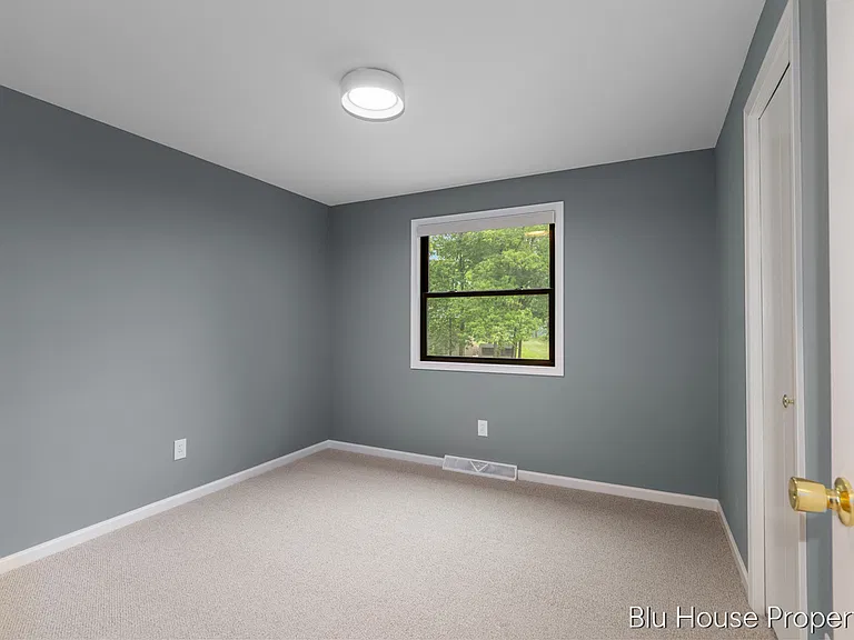 5140 Sequoia Dr SE — Photo 16